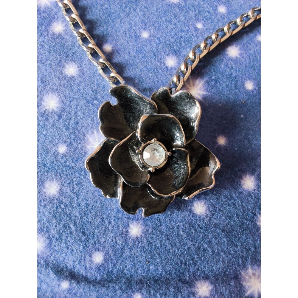 Beautiful Silvertone Black Enamel Rose Flower Pendant Chunky Chain 18” Adjust